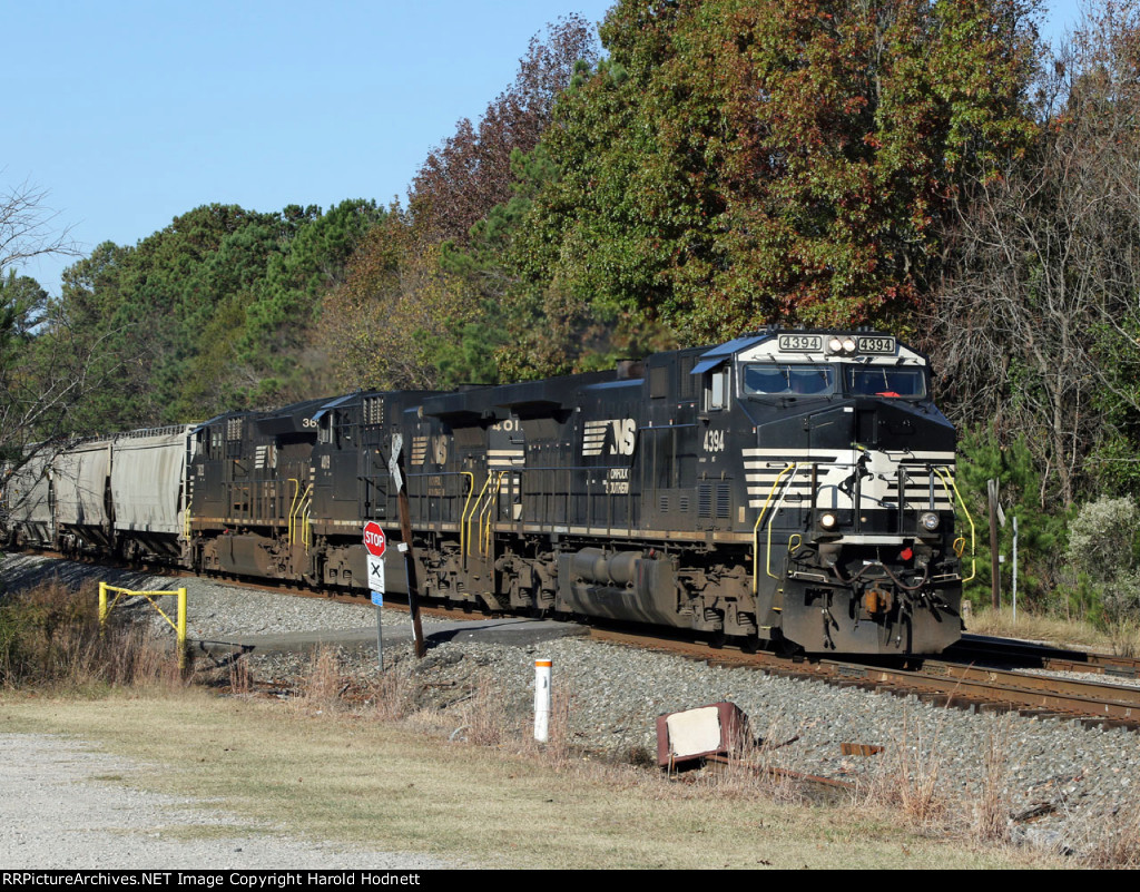NS 4394 leads train 350-17 northbound (compass east)